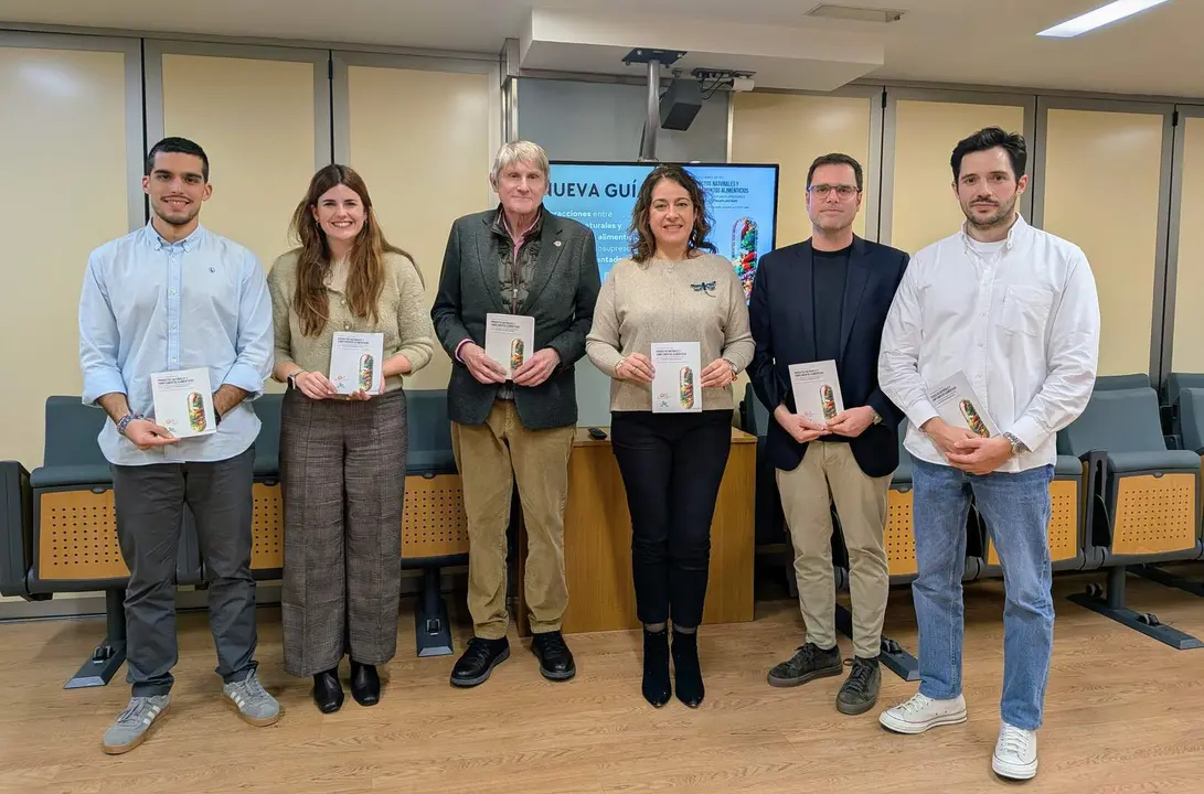 Farmac&eacute;uticos de Zaragoza y pacientes presentan la primera gu&iacute;a sobre interacciones entre productos naturales y f&aacute;rmacos tras un trasplante