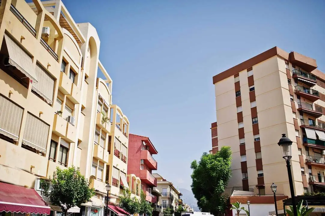 20251219 calle edificios