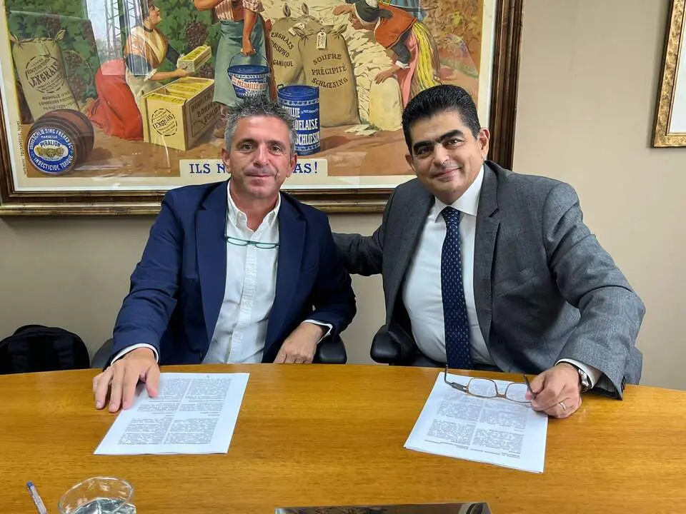 20260107 Firma Agrostock y Debbane Agri