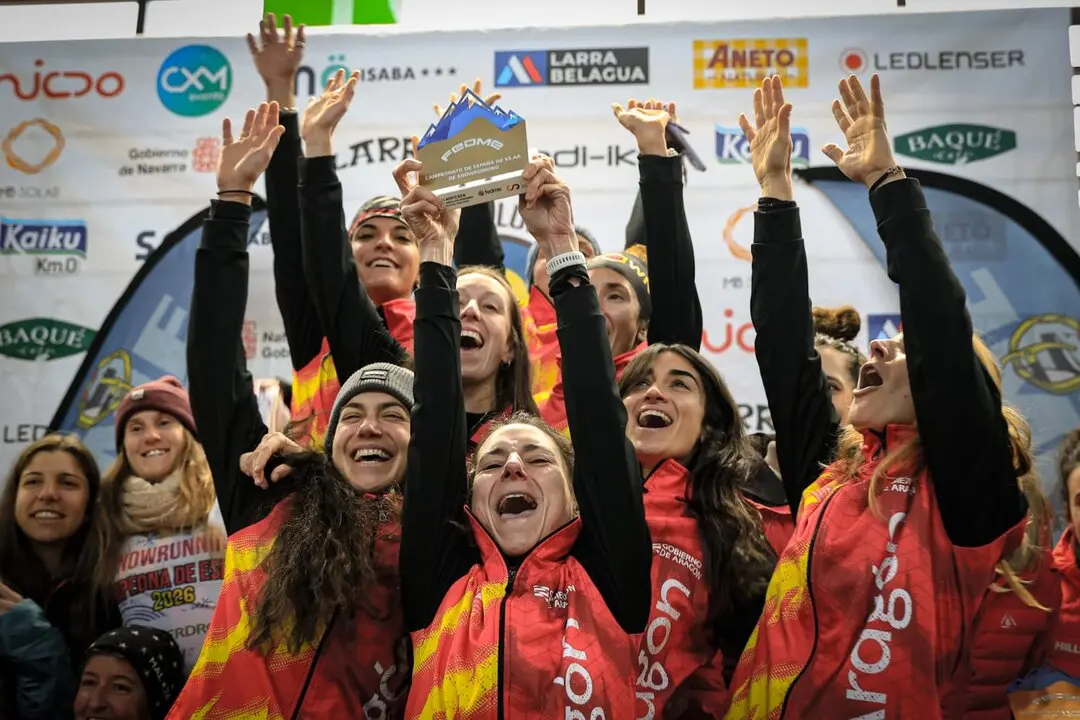 20260125 Selecci&oacute;n Aragonesa Femenina de carreras por monta&ntilde;a con el oro en el campeonato de snowrunning