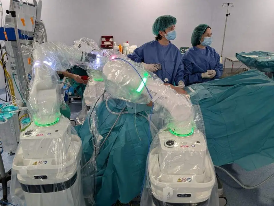20260130 Teruel robot ginecologia