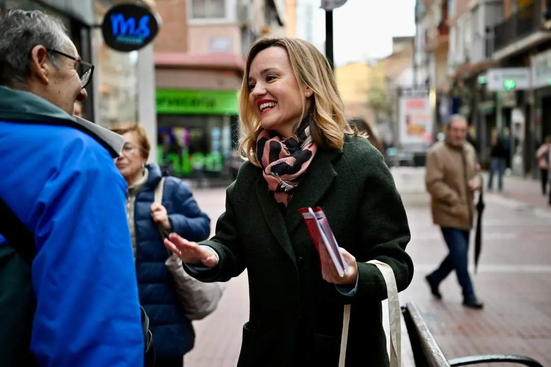 20260202 PSOE Pilar Alegr&iacute;a en calle Delicias Zaragoza firma Marcos Cebri&aacute;n