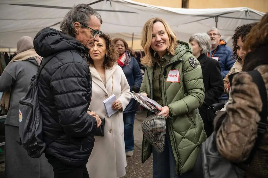 20260203 PSOE Pilar Alegr&iacute;a en Calatayud firma Marcos Cebri&aacute;n