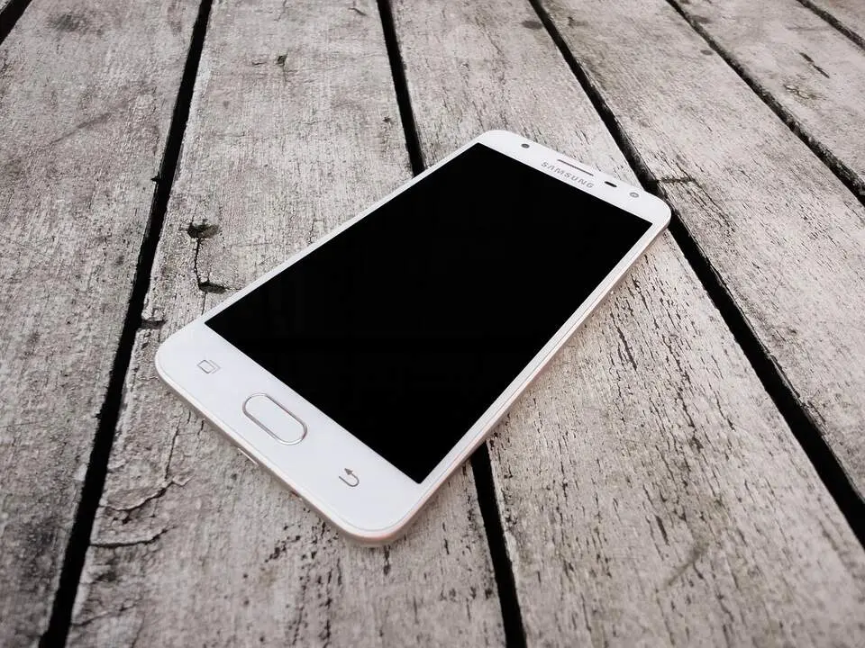 movil-escucha-conversaciones