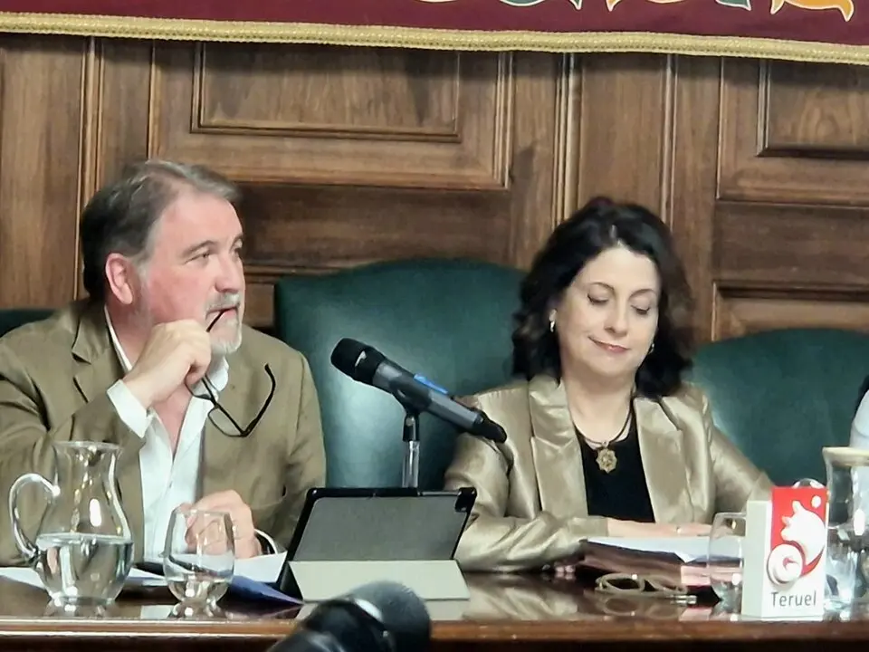 20260302 Teruel Cruzado - Moci&oacute;n aceras TE