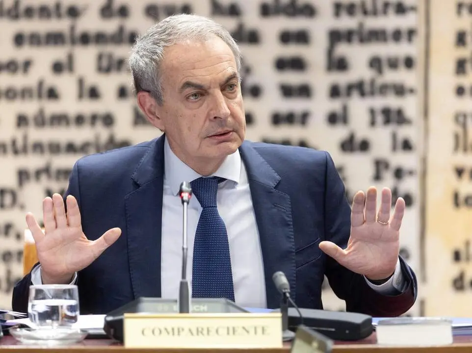 El expresidente del Gobierno Jos&eacute; Luis Rodr&iacute;guez Zapatero comparece ante la Comisi&oacute;n de Investigaci&oacute;n sobre el &lsquo;caso Koldo&rsquo;, en el Senado, a 2 de marzo de 2026, en Madrid (Espa&ntilde;a). Zapatero ha sido citado por el Partido Popular para dar explicaciones sobre el rescate financiero p&uacute;blico a la aerol&iacute;nea Plus Ultra, por ello el PP ha pedido las declaraciones de IRPF desde que el socialista fue presidente, su declaraci&oacute;n de bienes y propiedades, tanto en Espa&ntilde;a como en el extranjero, y copia de las comunicaciones con las autoridades venezolanas por el rescate de la compa&ntilde;&iacute;a Plus Ultra. 02 MARZO 2026 Eduardo Parra / Europa Press 02/03/2026