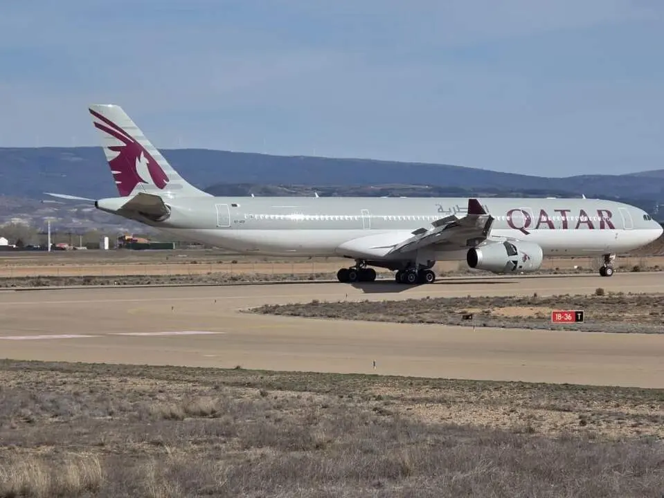 20260319 Aeropuerto Teruel aviones DOHA