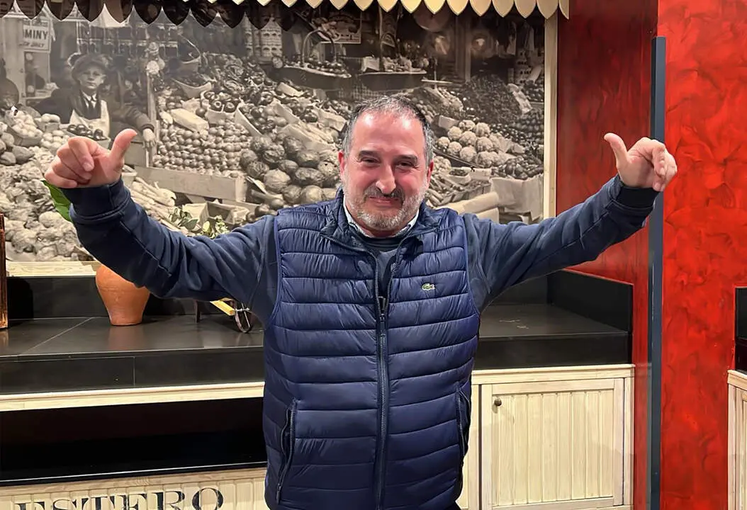 20260320 ONCE Jos&eacute; Antonio Durnes, vendedor ONCE que ha repartido 21 millones del Extra del D&iacute;a del Padre de la ONCE en Zuera