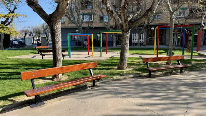 20260324 Huesca Bancos plaza L&eacute;rida sustituidos