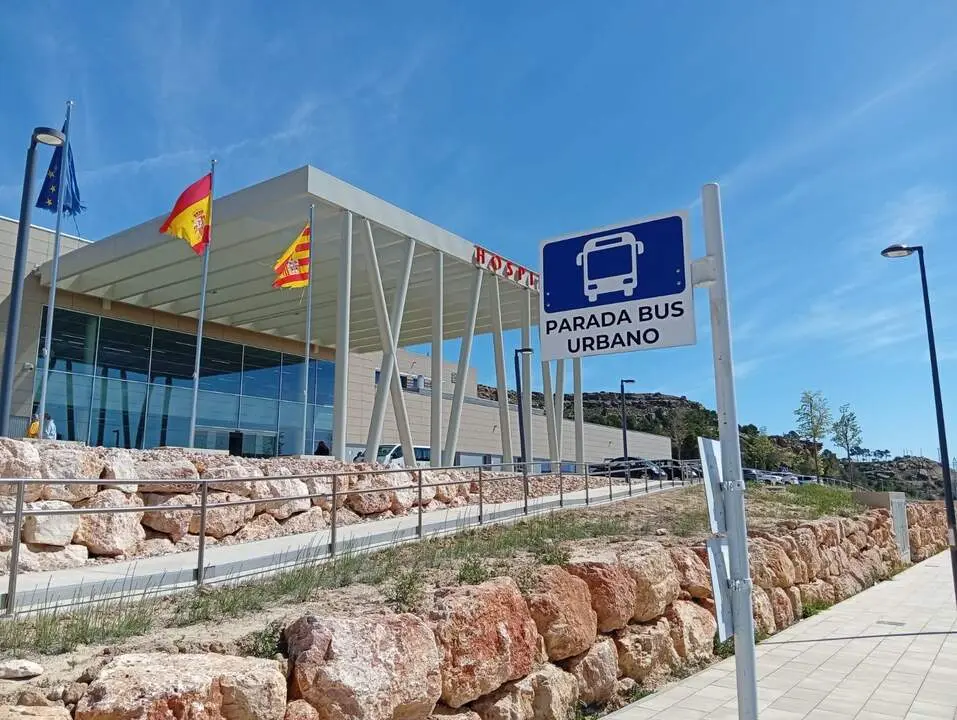 20260407 Alca&ntilde;iz parada hospital 