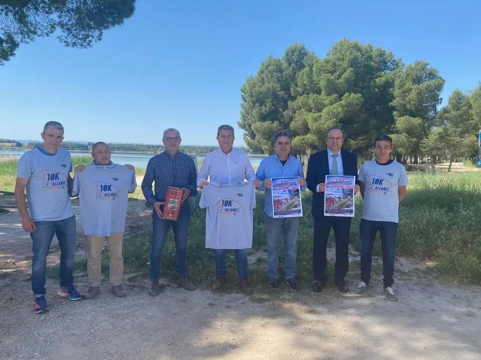 20260427 Alca&ntilde;iz organizadores y patrocinadores en el entorno de la Estanca