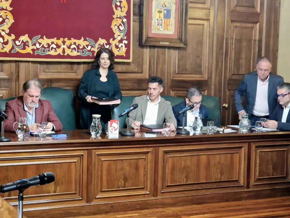 20260504 Teruel PLENO TEATRO MAR&Iacute;N