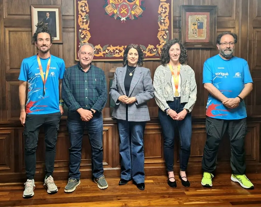 20250516 Teruel reconoce a Marco &Aacute;lvarez y Ascensi&oacute;n Berg&uuml;&eacute;s por sus &eacute;xitos en el Campeonato de Espa&ntilde;a de Ultrafondo