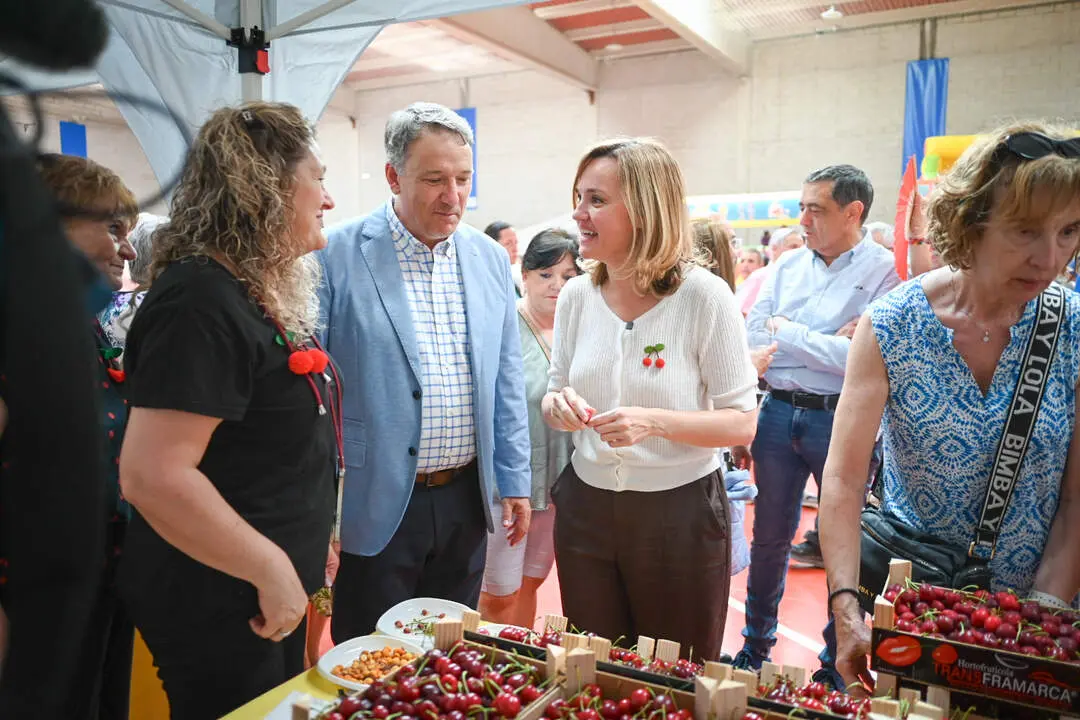 20260531 PSOE Pilar Alegr&iacute;a en Feria Cereza y Ajo Tierno Ricla