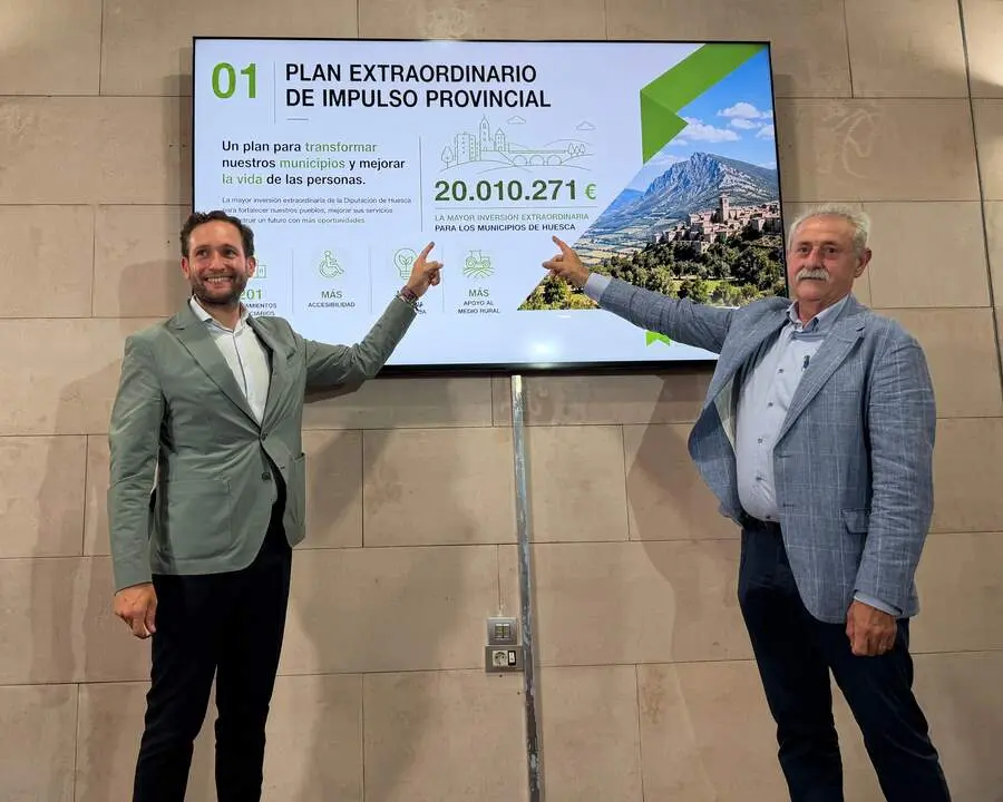 20260608 Huesca Isaac Claver y &Aacute;lvaro Besc&oacute;s en la presentaci&oacute;n del Plan Extraordinario de Impulso Provincial
