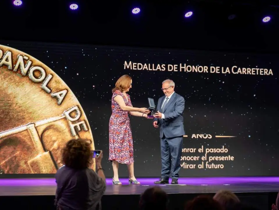 20260617 asociacion espa&ntilde;ola carretera medalla honor