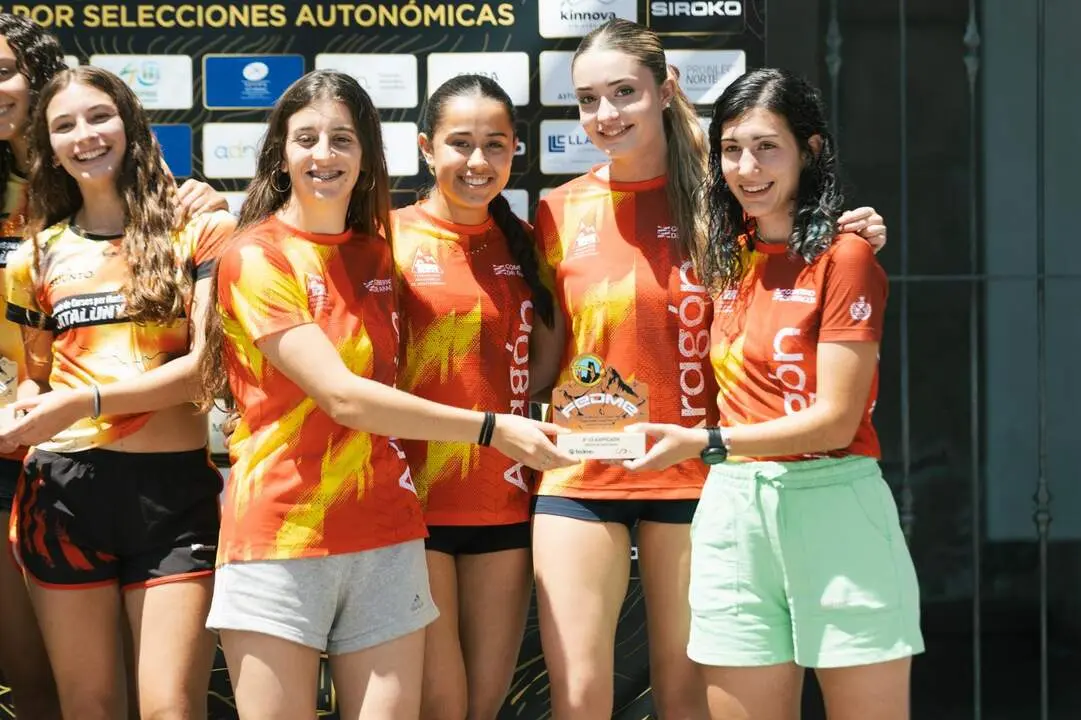 20260629 FAM Equipo junior femenino, medalla de bronce