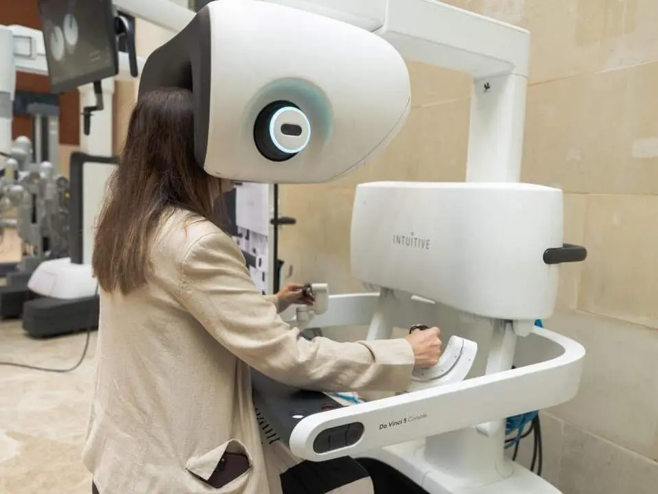 20260703 salud robotica cirugia aragon