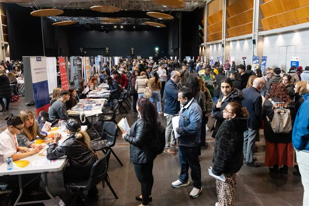 Sal&oacute;n del Empleo 2026 organizado por el Ayuntamiento de Zaragoza en la sala multiusos del Auditorio de Zaragoza