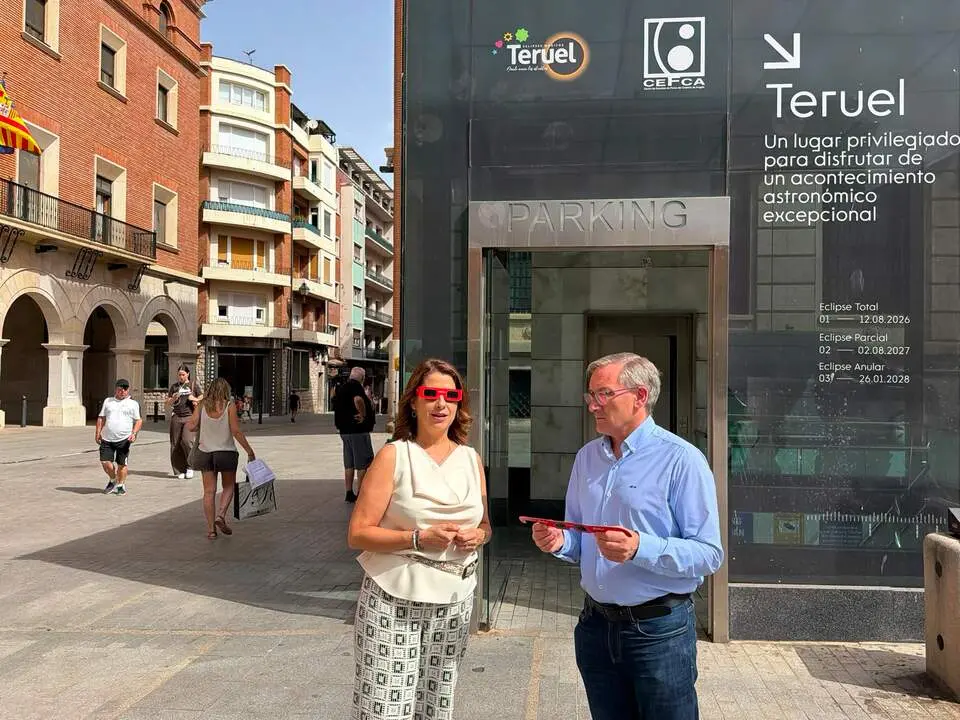 20260721 Teruel buj y juste con las gafas del eclipse