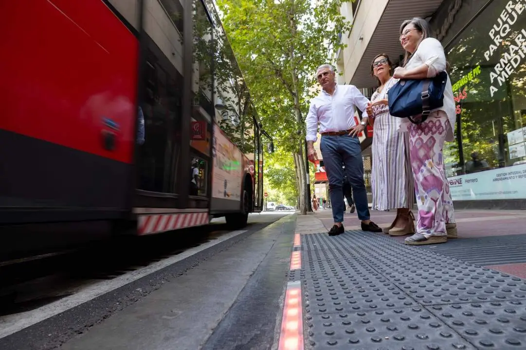 20260722 zaragoz aBarrio Delicias Tranvia balizas semaforicas