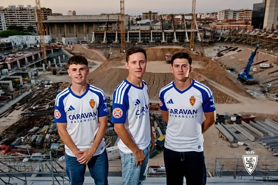 20260727 equipacion Real Zaragoza presentacion 2