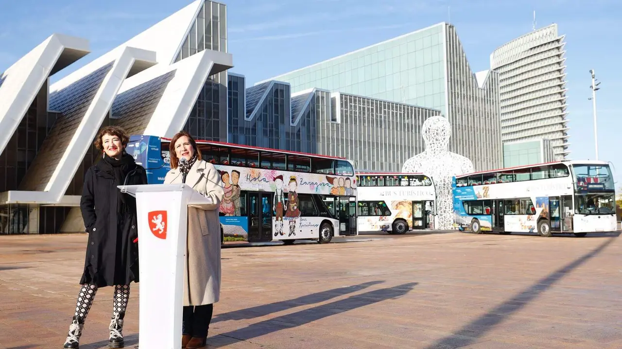Zaragoza estrena autobuses tur&iacute;sticos 100% el&eacute;ctricos en Navidad