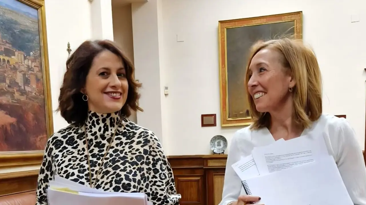 20251217 Teruel la alcaldesa y la concejal de Servicios Sociales