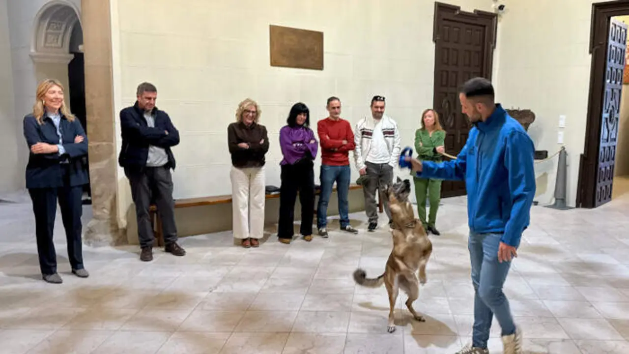 20251217 Muestra unidad canina ayuntamiento de huesca
