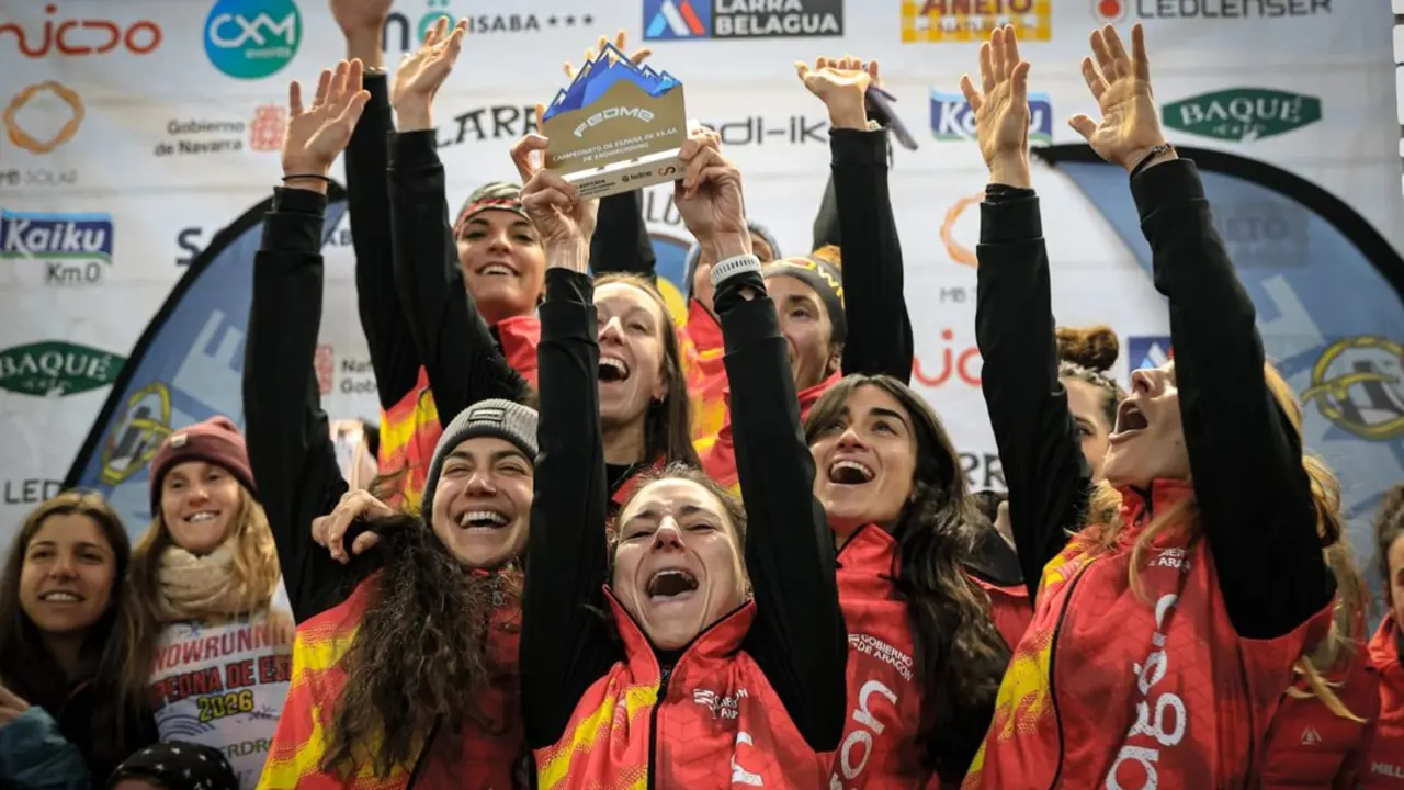 20260125 Selecci&oacute;n Aragonesa Femenina de carreras por monta&ntilde;a con el oro en el campeonato de snowrunning