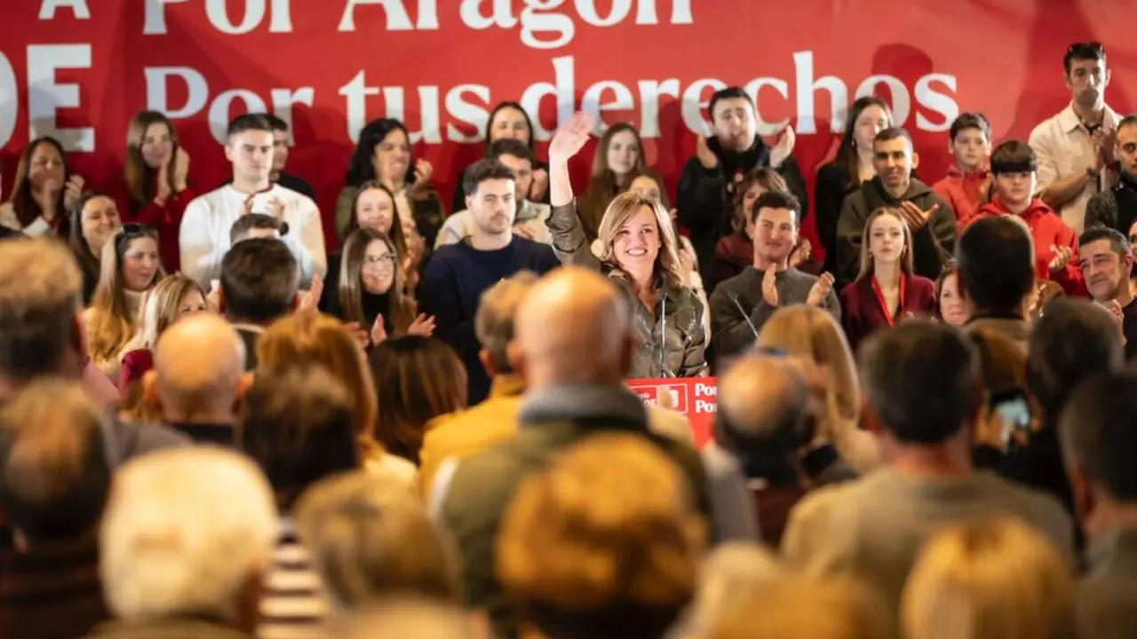 20260125 acto PSOE en Huesca Firma Marcos Cebri&aacute;n