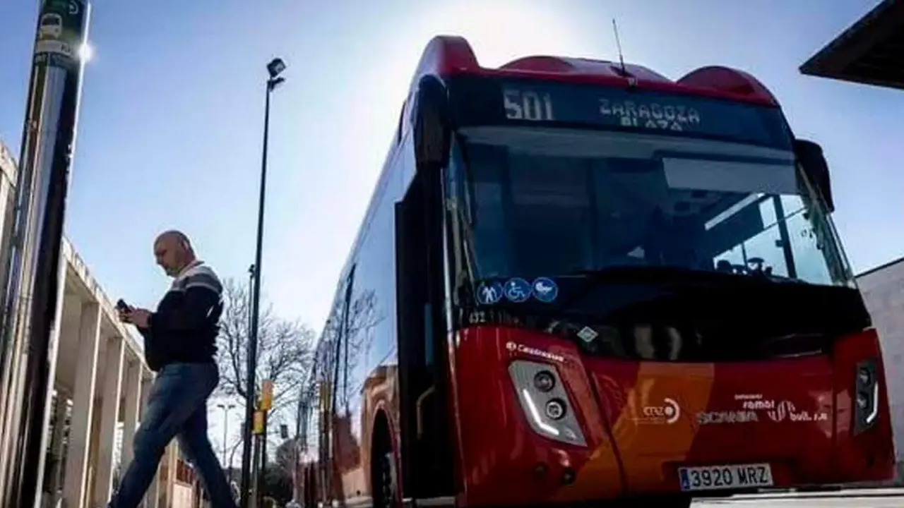 20260223 autobus linea articulo plaza