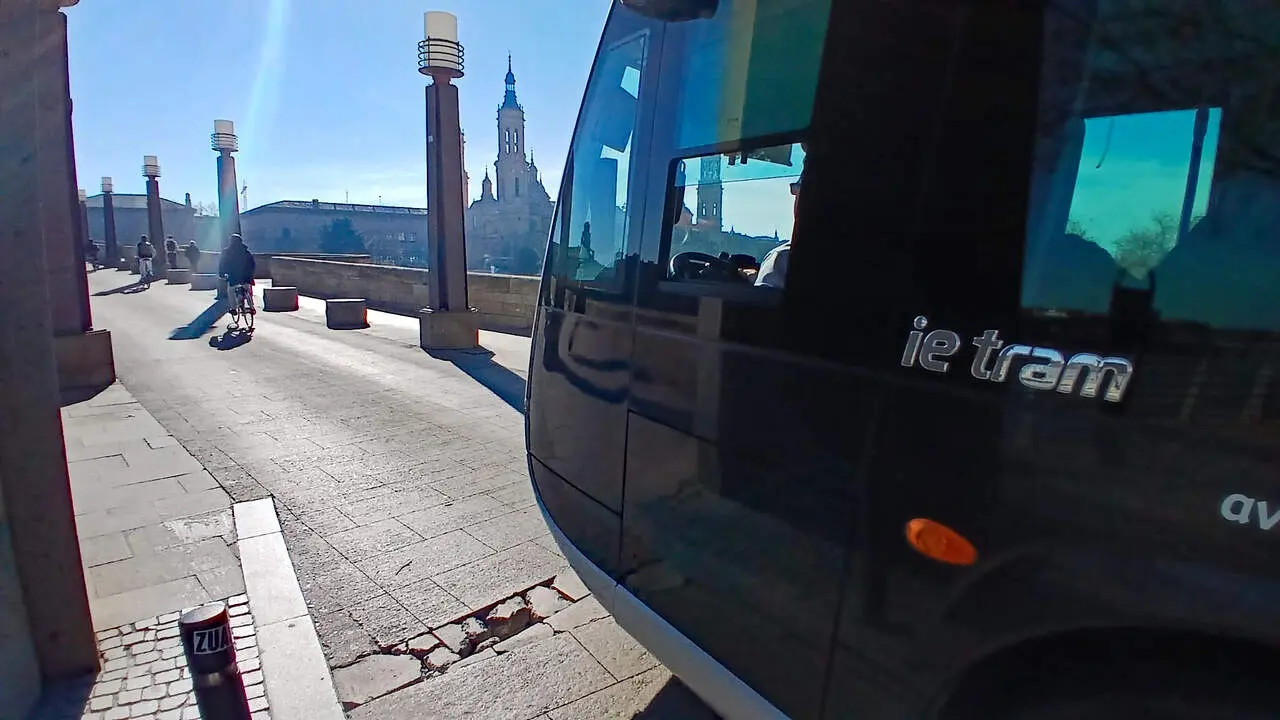 2026025 bus_avanza_en_puente_piedra1