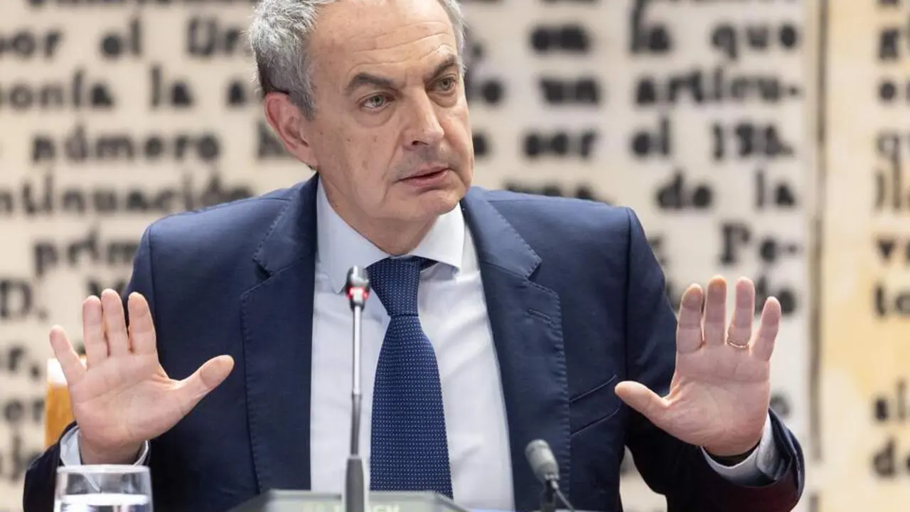 El expresidente del Gobierno Jos&eacute; Luis Rodr&iacute;guez Zapatero comparece ante la Comisi&oacute;n de Investigaci&oacute;n sobre el &lsquo;caso Koldo&rsquo;, en el Senado, a 2 de marzo de 2026, en Madrid (Espa&ntilde;a). Zapatero ha sido citado por el Partido Popular para dar explicaciones sobre el rescate financiero p&uacute;blico a la aerol&iacute;nea Plus Ultra, por ello el PP ha pedido las declaraciones de IRPF desde que el socialista fue presidente, su declaraci&oacute;n de bienes y propiedades, tanto en Espa&ntilde;a como en el extranjero, y copia de las comunicaciones con las autoridades venezolanas por el rescate de la compa&ntilde;&iacute;a Plus Ultra. 02 MARZO 2026 Eduardo Parra / Europa Press 02/03/2026