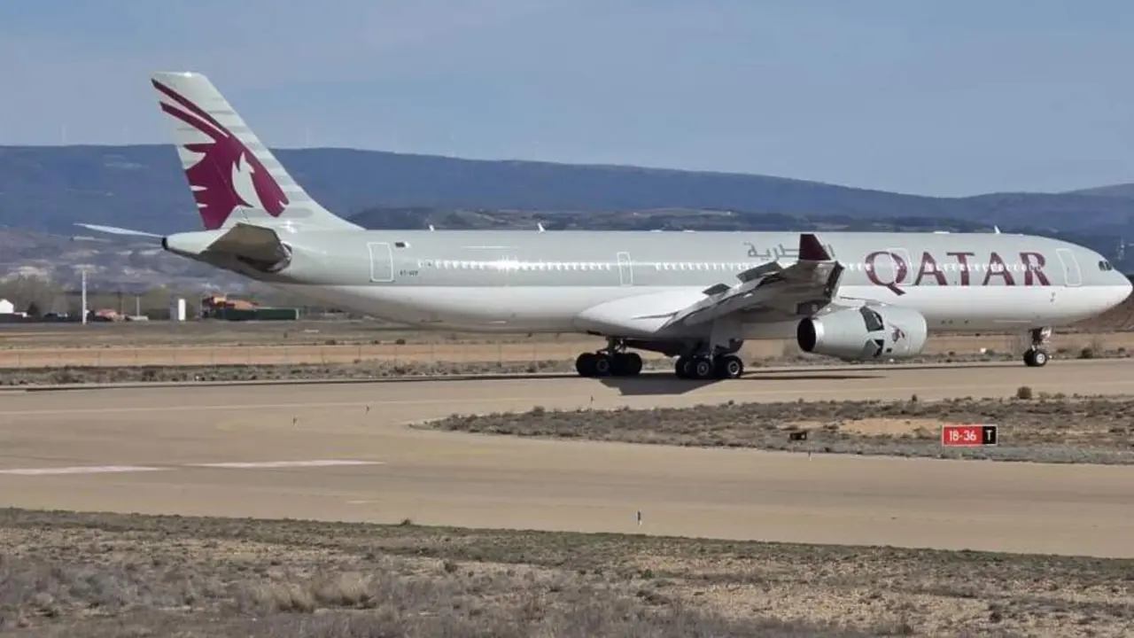 20260319 Aeropuerto Teruel aviones DOHA