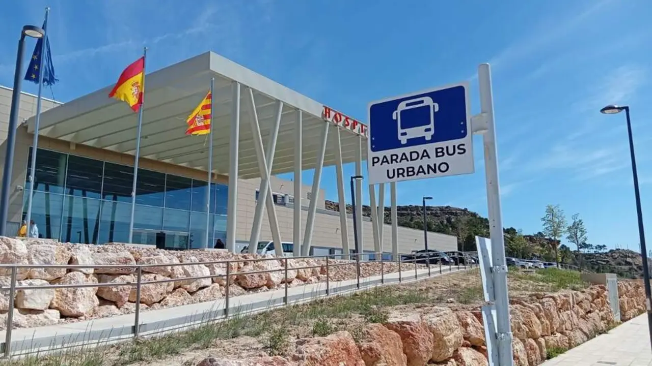 20260407 Alca&ntilde;iz parada hospital 