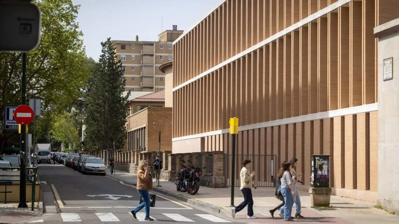 20260409 Zaragoza Calle Pedro Cervuna obras