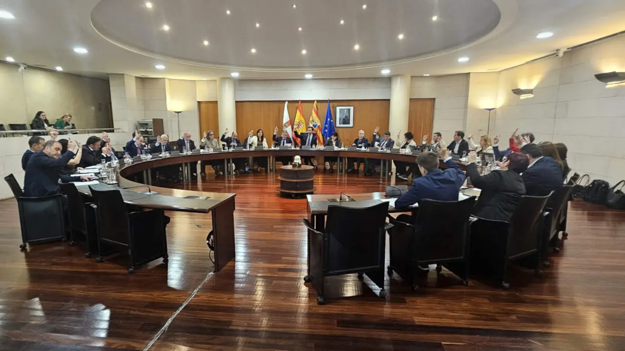 20260416 Huesca Momento de la votaci&oacute;n del galard&oacute;n F&eacute;lix de Azara-web