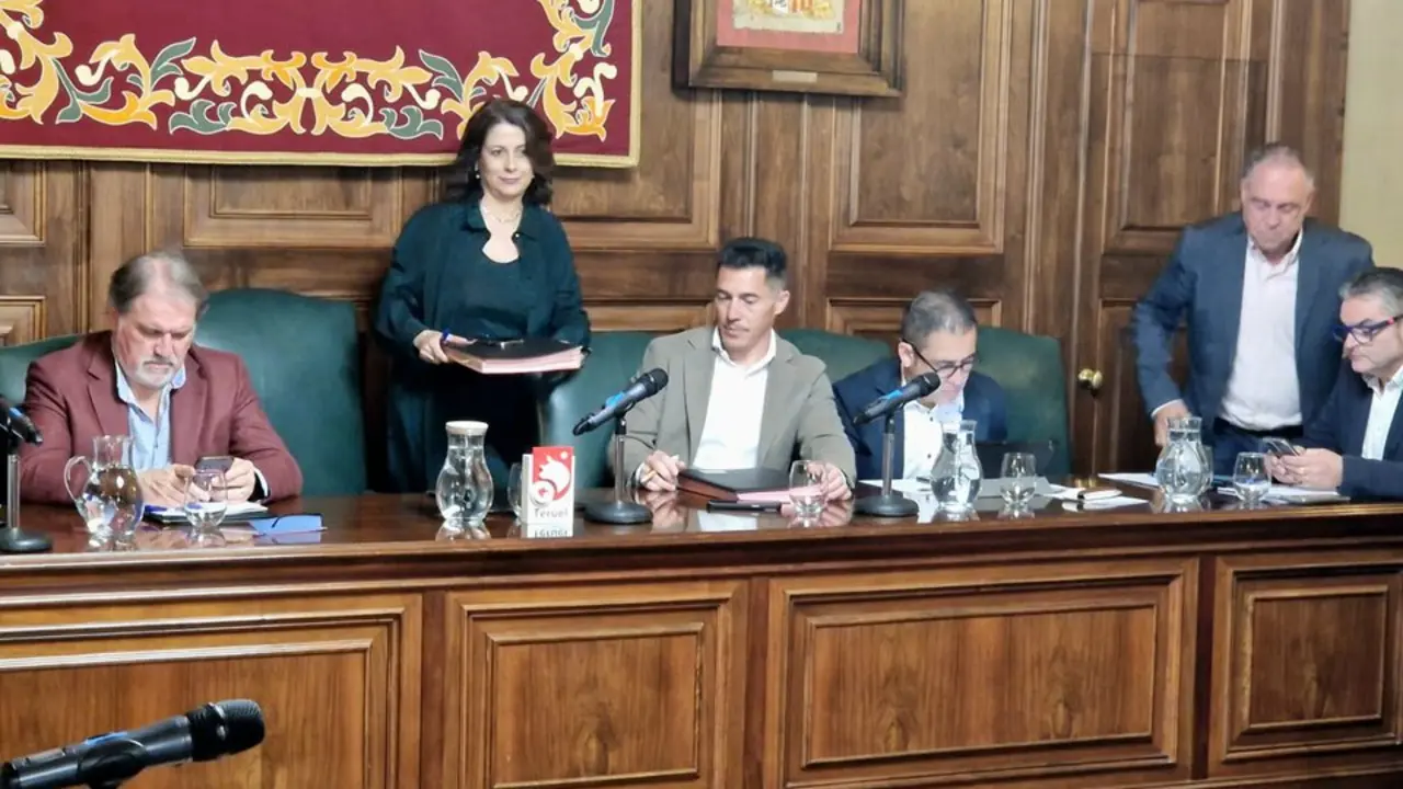 20260504 Teruel PLENO TEATRO MAR&Iacute;N