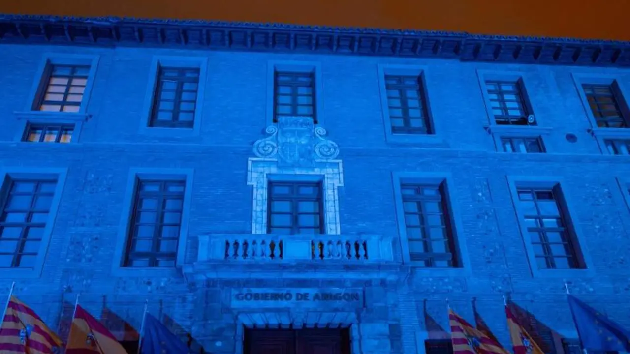 20260509 Aragon ilumina azul Dia Europa