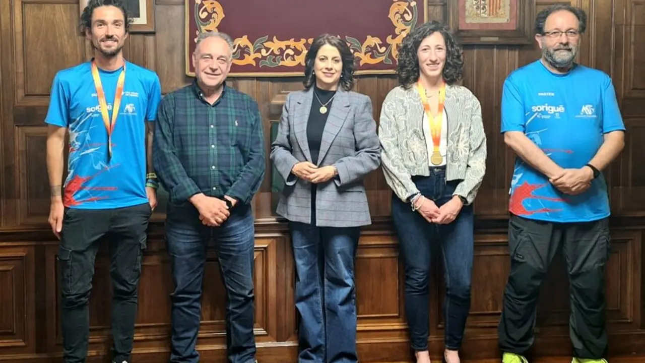20250516 Teruel reconoce a Marco &Aacute;lvarez y Ascensi&oacute;n Berg&uuml;&eacute;s por sus &eacute;xitos en el Campeonato de Espa&ntilde;a de Ultrafondo