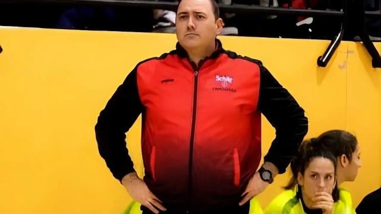20260518 SCHAR Colores nuevo entrenador juan luis