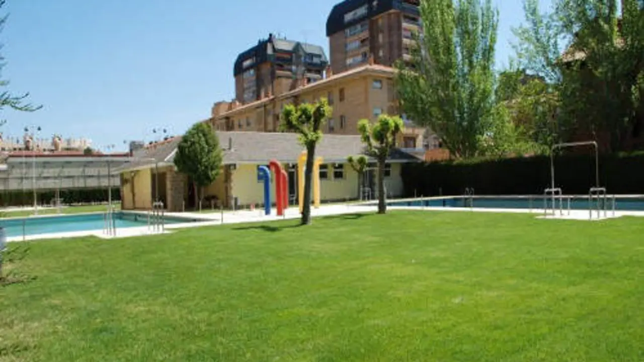 20260519 Piscina Complejo Deportivo Ruise&ntilde;or Huesca