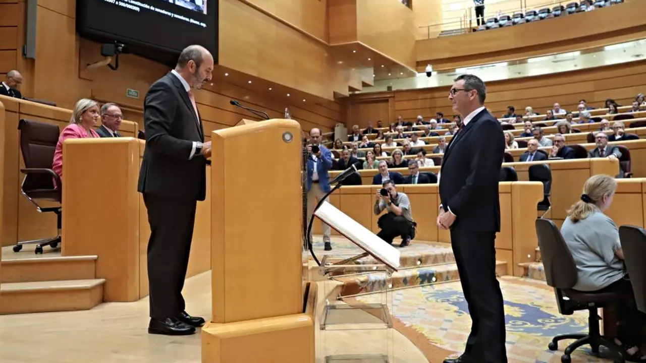 20260525 PSOE Rafael Guia acata la Constituci&oacute;n en el Pleno del Senado