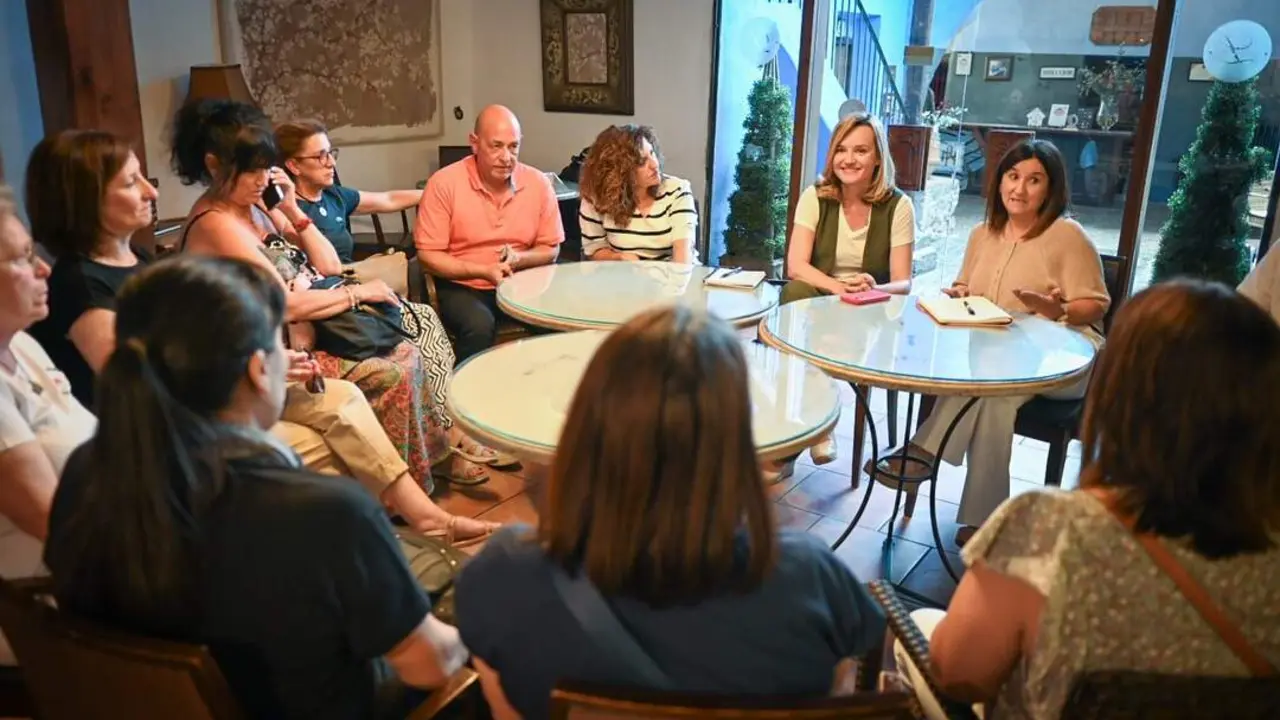 20260525 PSOE Reuni&oacute;n Pilar Alegr&iacute;a servicio ayuda domicilio