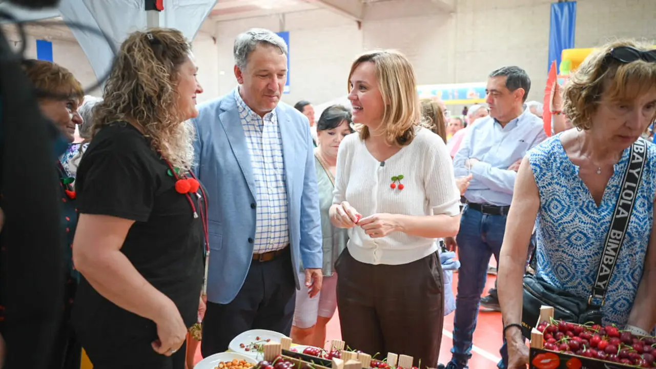 20260531 PSOE Pilar Alegr&iacute;a en Feria Cereza y Ajo Tierno Ricla