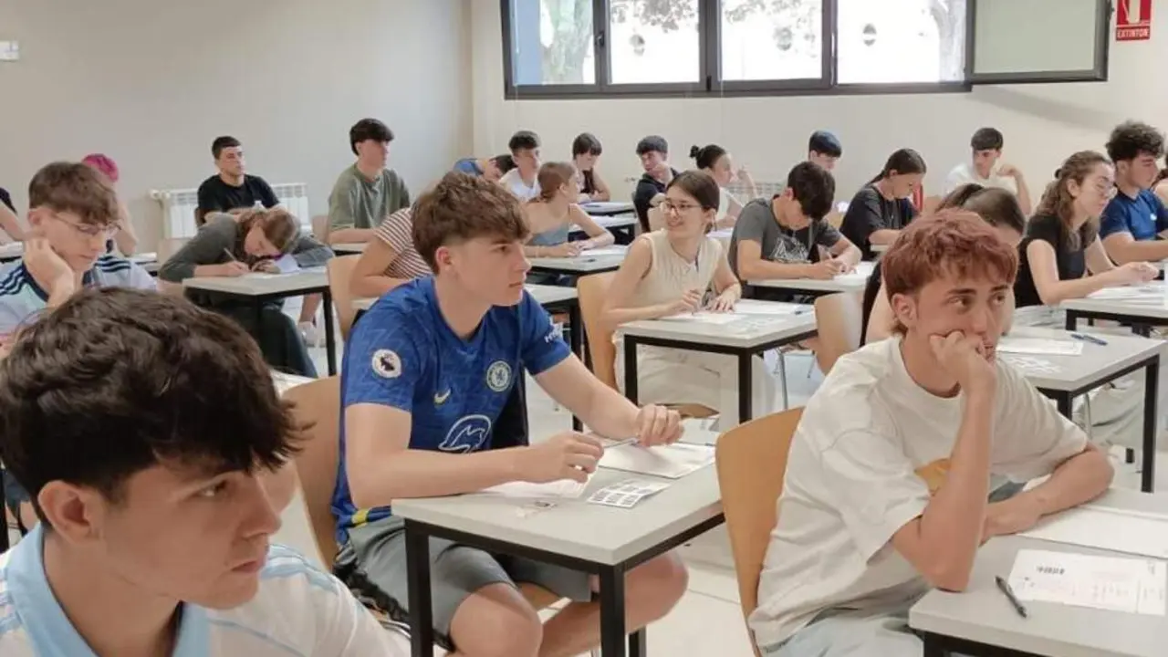 20260602 Aragon estudiantes PAU