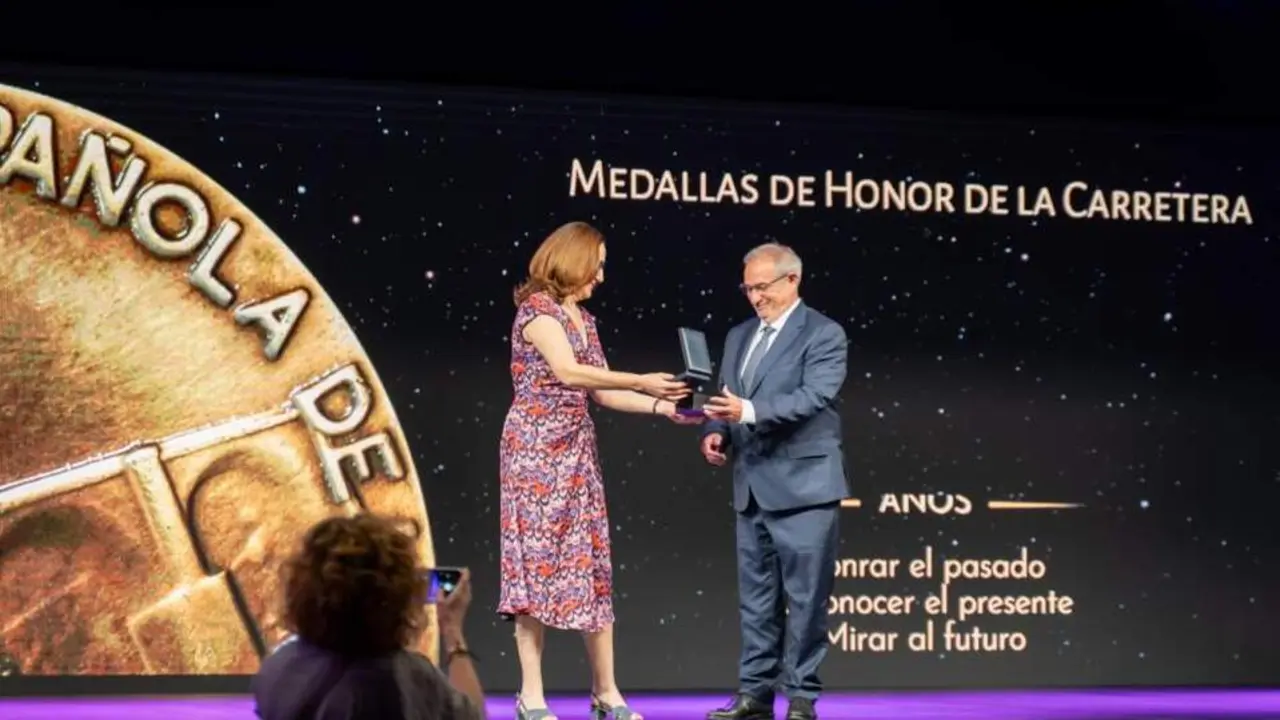 20260617 asociacion espa&ntilde;ola carretera medalla honor