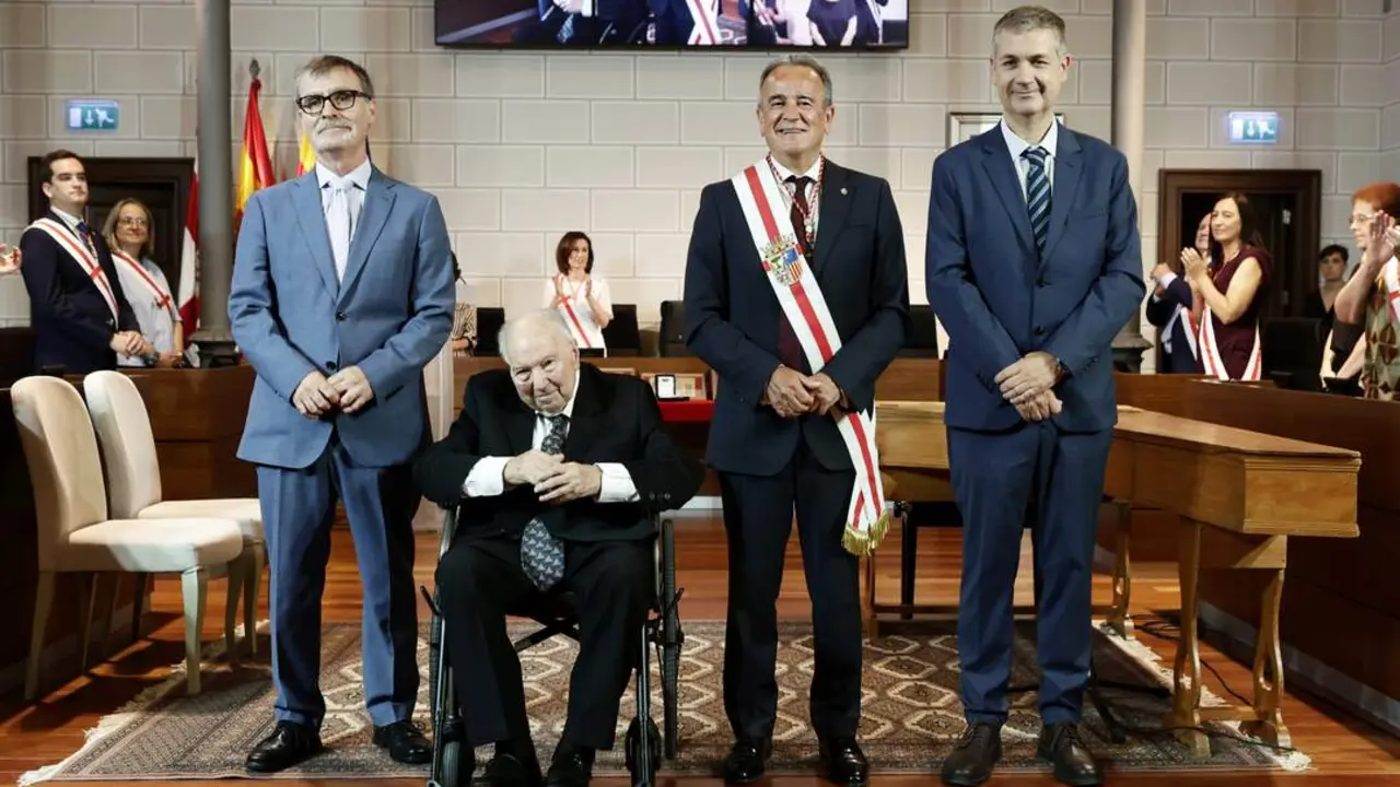 20260706 DPZ medallas santa isabel Aranzazu Navarro