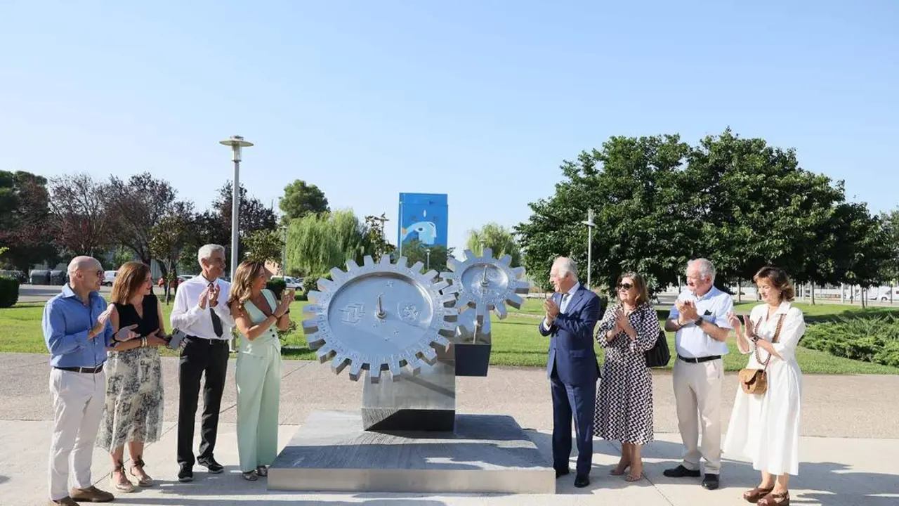 20260723 Reloj solar Polytechnic, donado por Fundaci&oacute;n Ibercaja a la ciudad de Zaragoza